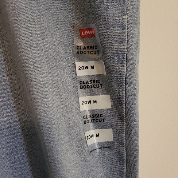 Levis jeans Womens Plus Size Classic Bootcut style 23649-0024  18W,22W,NWT - Picture 8 of 16
